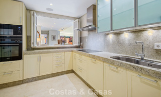 First-class duplex penthouse for sale in a beachfront development in Los Monteros, East Marbella 803215 
