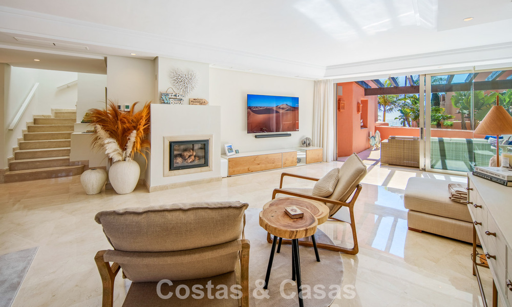 First-class duplex penthouse for sale in a beachfront development in Los Monteros, East Marbella 803228