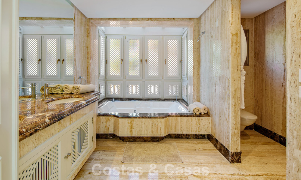 First-class duplex penthouse for sale in a beachfront development in Los Monteros, East Marbella 803230