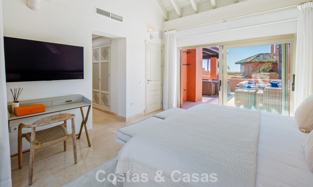 First-class duplex penthouse for sale in a beachfront development in Los Monteros, East Marbella 803233