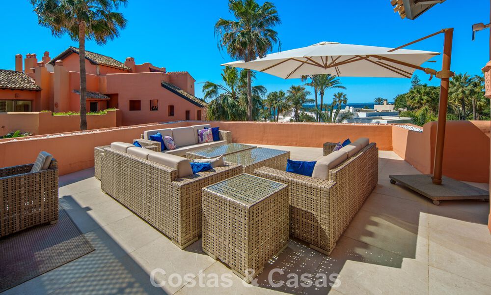 First-class duplex penthouse for sale in a beachfront development in Los Monteros, East Marbella 803234
