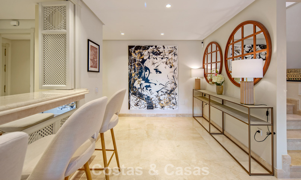 First-class duplex penthouse for sale in a beachfront development in Los Monteros, East Marbella 803241