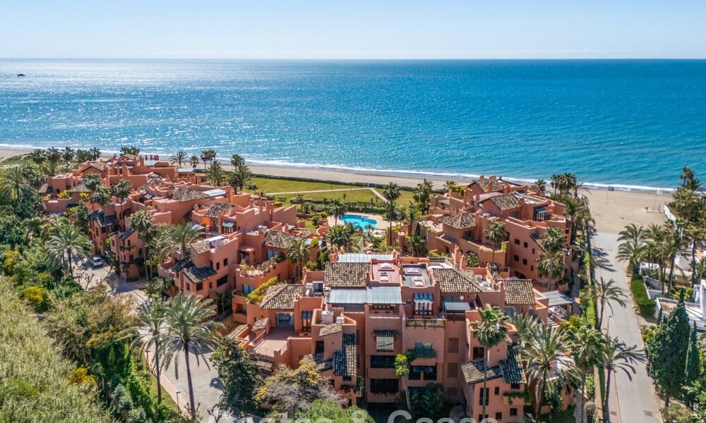 First-class duplex penthouse for sale in a beachfront development in Los Monteros, East Marbella 803255