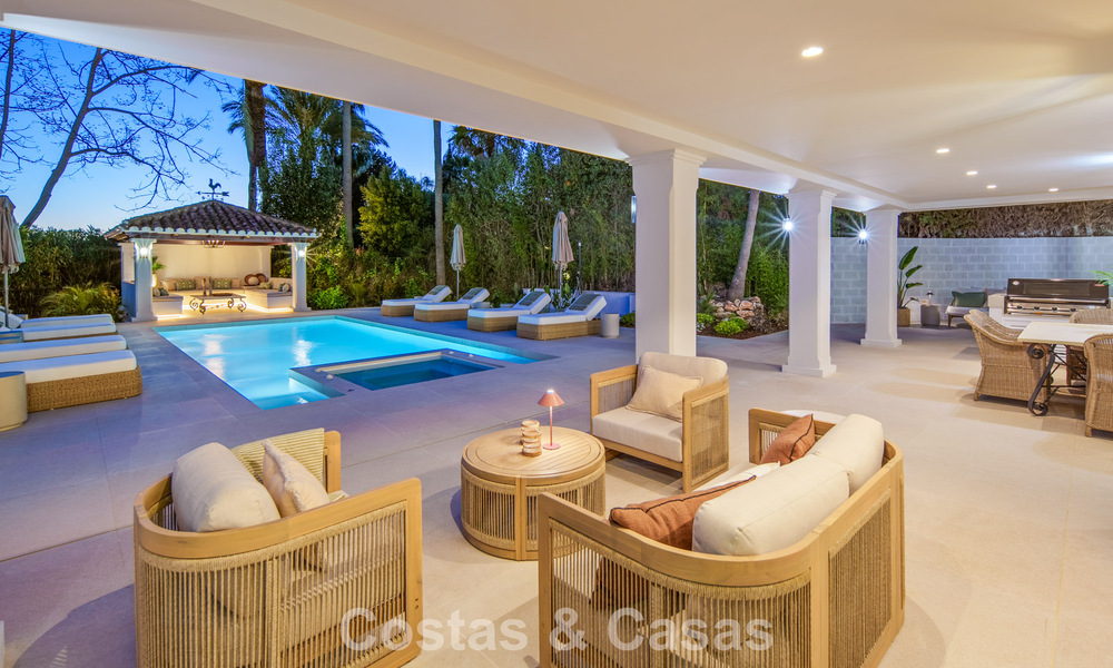 Luxurious mediterranean villa for sale, frontline golf in a prestigious urbanisation in Nueva Andalucía, Marbella 803262