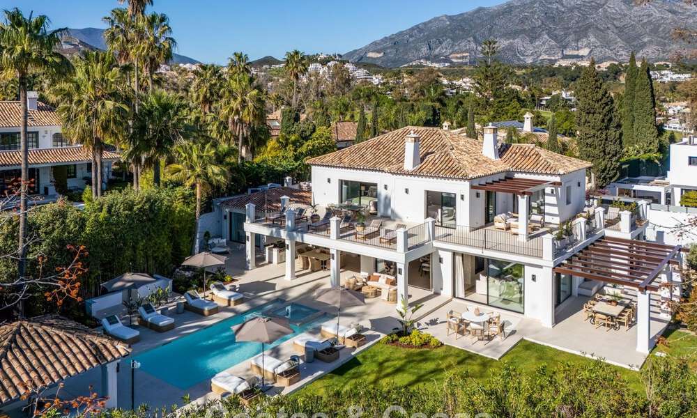 Luxurious mediterranean villa for sale, frontline golf in a prestigious urbanisation in Nueva Andalucía, Marbella 803268