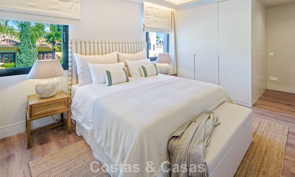Luxurious mediterranean villa for sale, frontline golf in a prestigious urbanisation in Nueva Andalucía, Marbella 803285