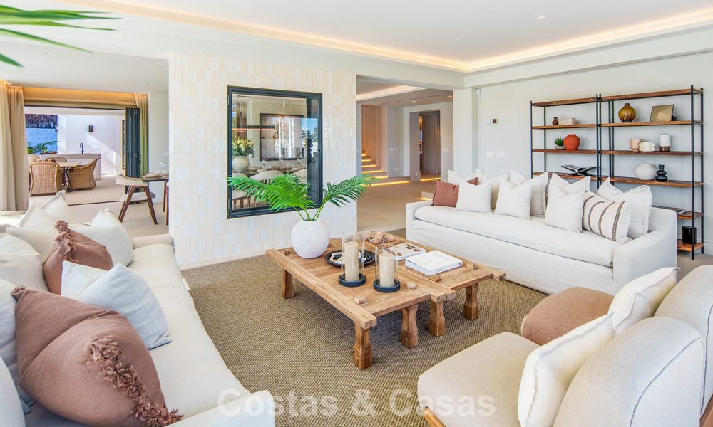 Luxurious mediterranean villa for sale, frontline golf in a prestigious urbanisation in Nueva Andalucía, Marbella 803300