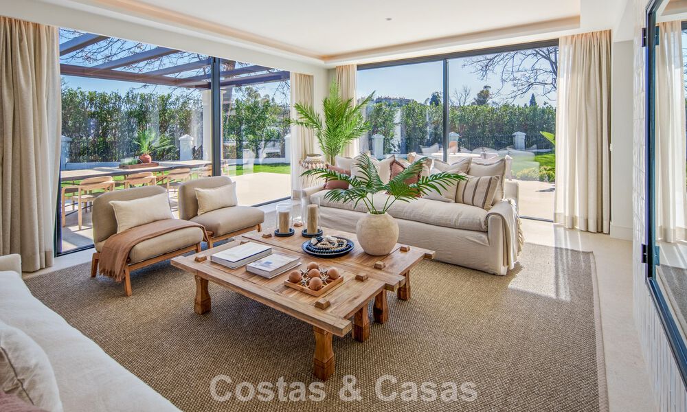 Luxurious mediterranean villa for sale, frontline golf in a prestigious urbanisation in Nueva Andalucía, Marbella 803301