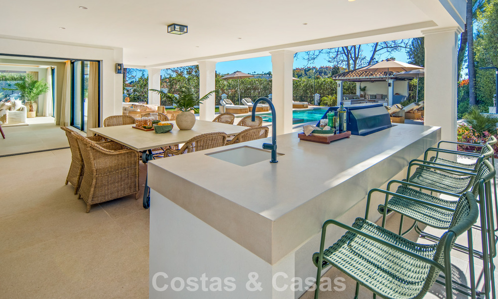Luxurious mediterranean villa for sale, frontline golf in a prestigious urbanisation in Nueva Andalucía, Marbella 803318