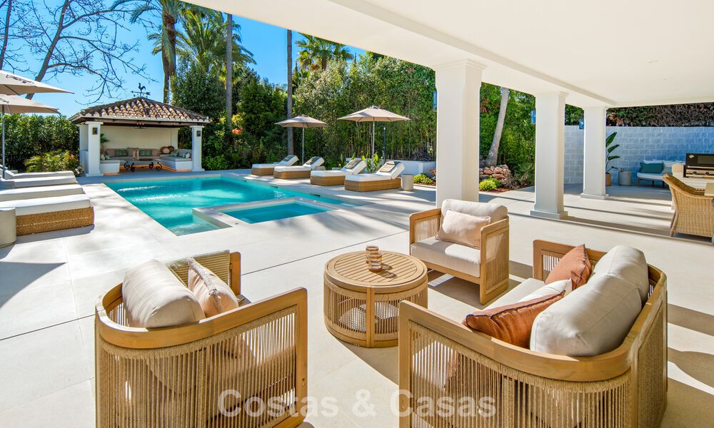 Luxurious mediterranean villa for sale, frontline golf in a prestigious urbanisation in Nueva Andalucía, Marbella 803325