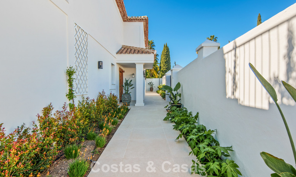 Luxurious mediterranean villa for sale, frontline golf in a prestigious urbanisation in Nueva Andalucía, Marbella 803329