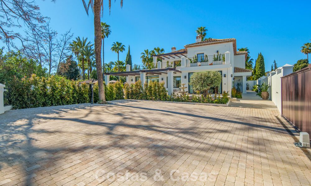 Luxurious mediterranean villa for sale, frontline golf in a prestigious urbanisation in Nueva Andalucía, Marbella 803330