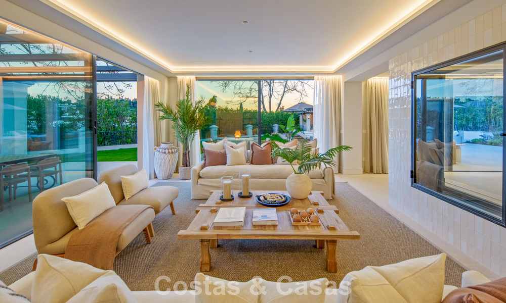 Luxurious mediterranean villa for sale, frontline golf in a prestigious urbanisation in Nueva Andalucía, Marbella 803338