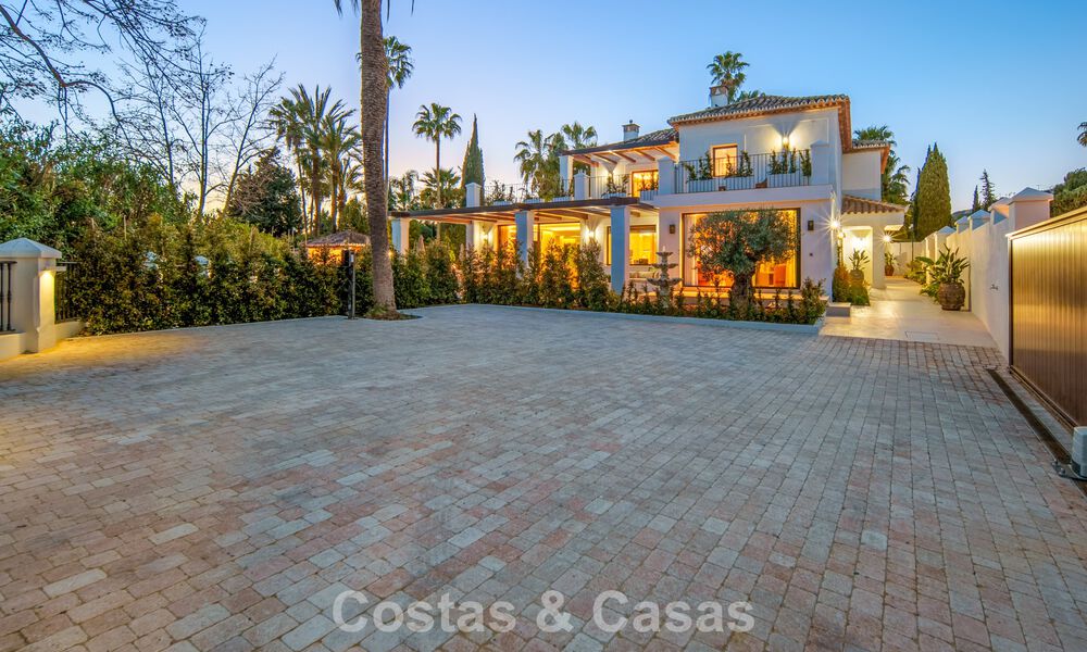 Luxurious mediterranean villa for sale, frontline golf in a prestigious urbanisation in Nueva Andalucía, Marbella 803346