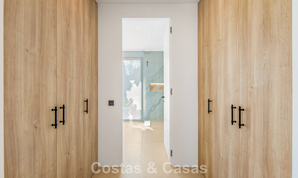 Contemporary spanish luxury villa with panoramic sea views for sale in Marbella - Benahavís 803351