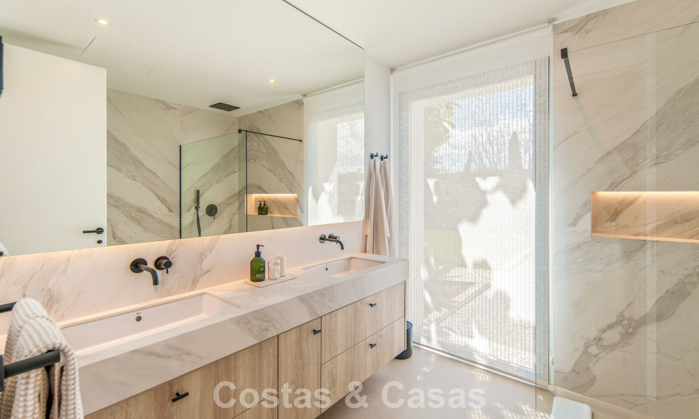 Contemporary spanish luxury villa with panoramic sea views for sale in Marbella - Benahavís 803352