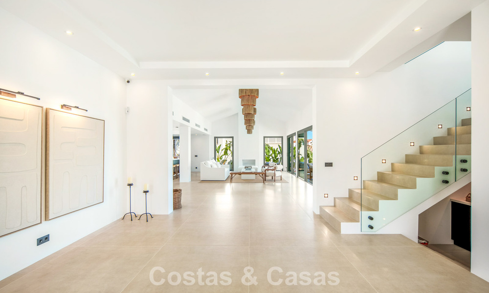 Contemporary spanish luxury villa with panoramic sea views for sale in Marbella - Benahavís 803366