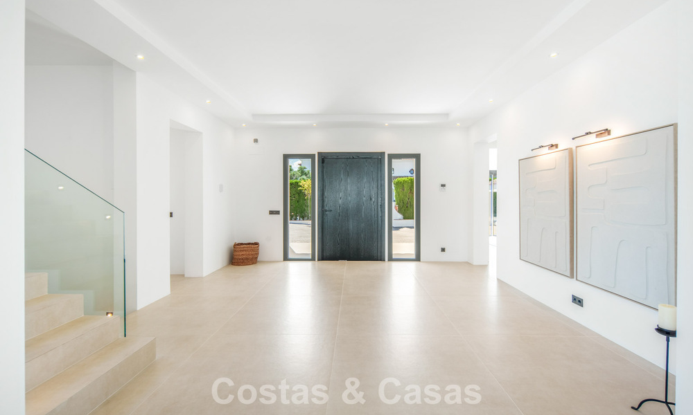 Contemporary spanish luxury villa with panoramic sea views for sale in Marbella - Benahavís 803367