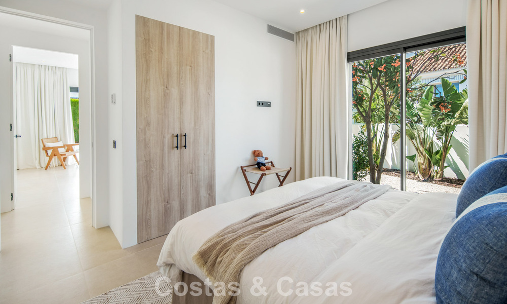 Contemporary spanish luxury villa with panoramic sea views for sale in Marbella - Benahavís 803370
