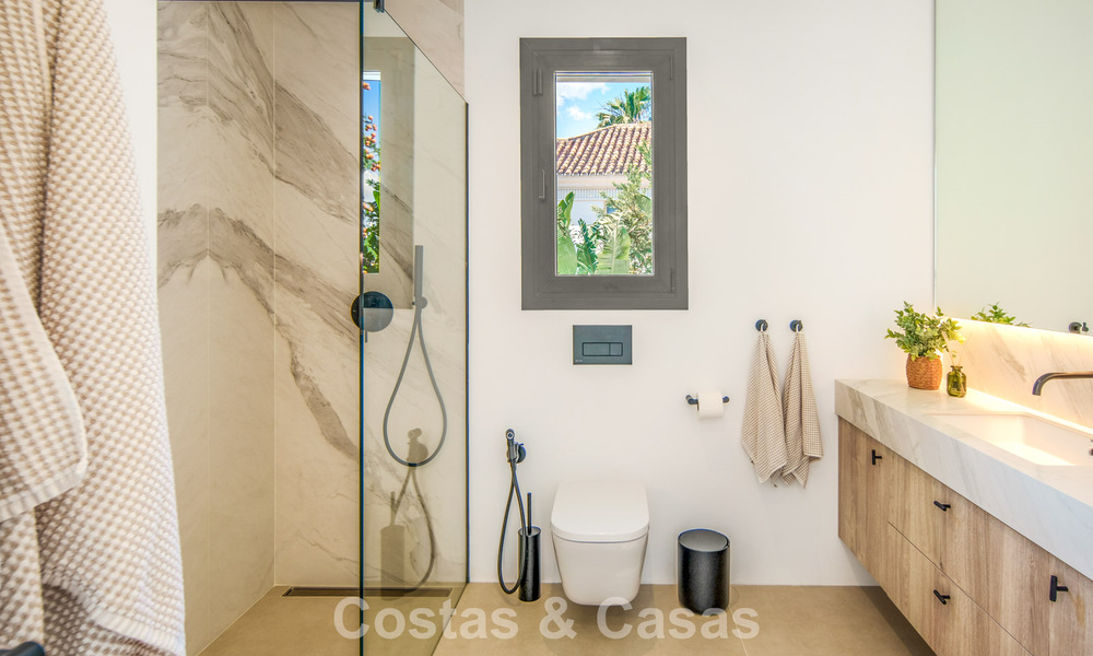 Contemporary spanish luxury villa with panoramic sea views for sale in Marbella - Benahavís 803371