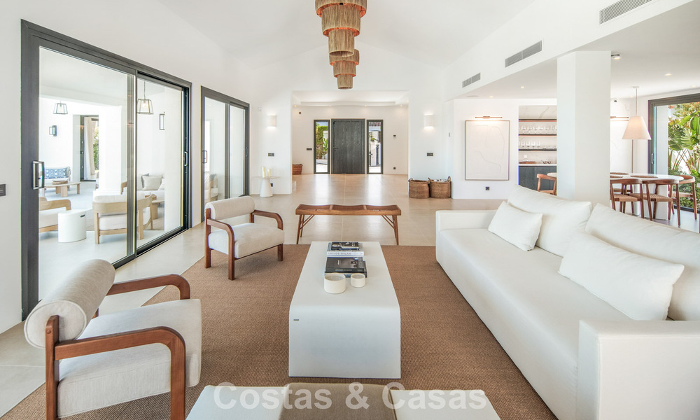 Contemporary spanish luxury villa with panoramic sea views for sale in Marbella - Benahavís 803381