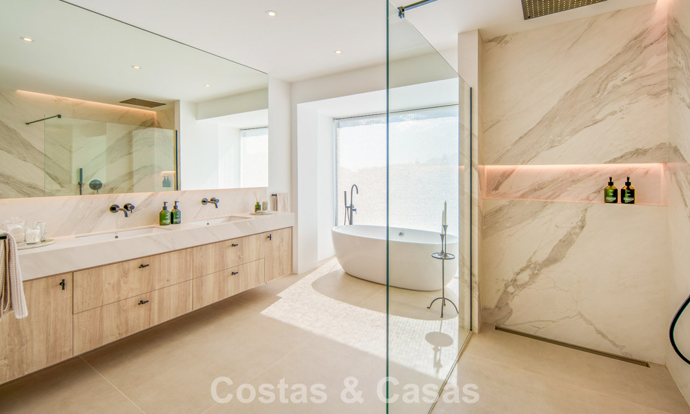 Contemporary spanish luxury villa with panoramic sea views for sale in Marbella - Benahavís 803389