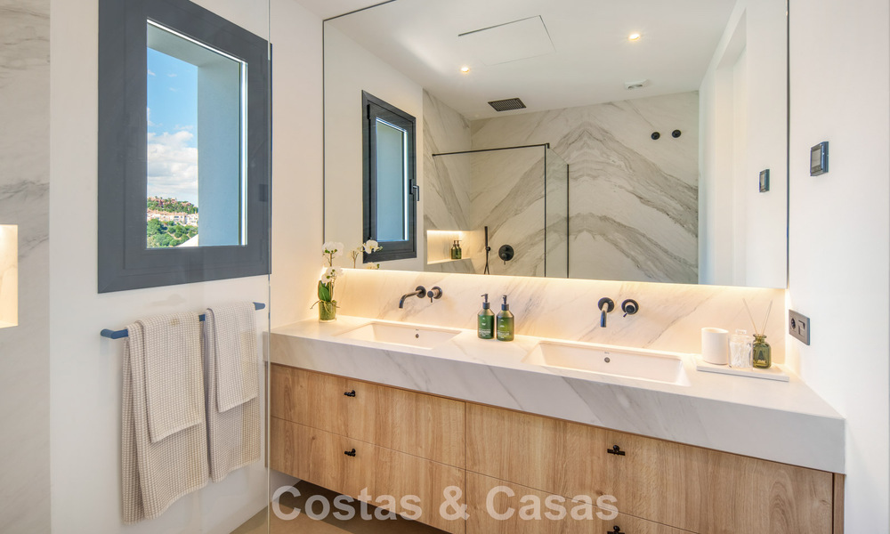 Contemporary spanish luxury villa with panoramic sea views for sale in Marbella - Benahavís 803395