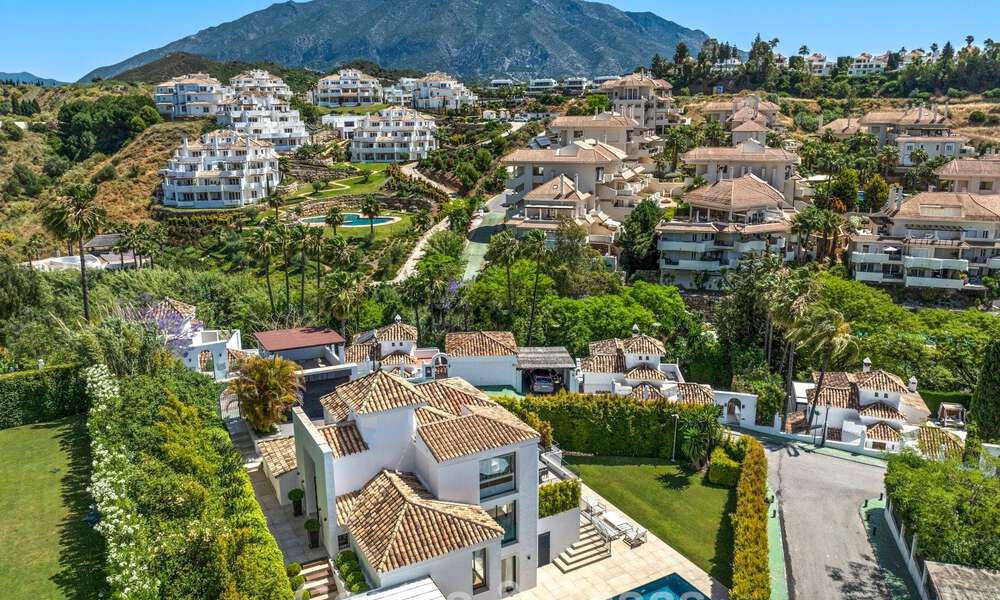 Elegant luxury villa with contemporary mediterranean architecture for sale in Nueva Andalucía’s Golf Valley, Marbella 803404