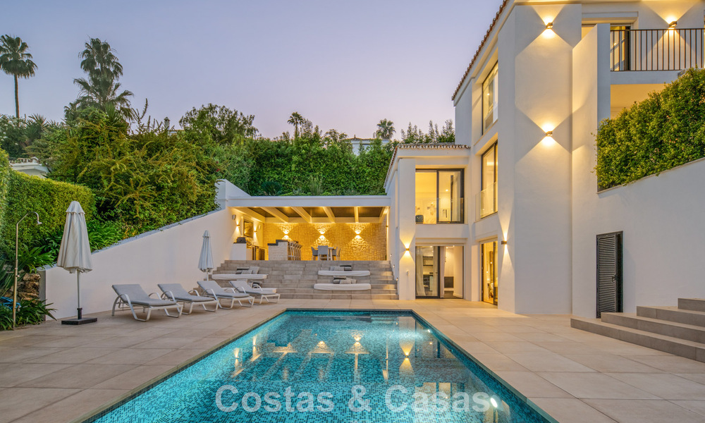 Elegant luxury villa with contemporary mediterranean architecture for sale in Nueva Andalucía’s Golf Valley, Marbella 803412