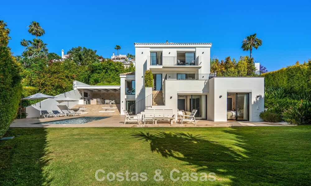 Elegant luxury villa with contemporary mediterranean architecture for sale in Nueva Andalucía’s Golf Valley, Marbella 803418