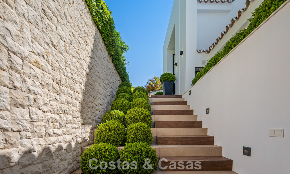 Elegant luxury villa with contemporary mediterranean architecture for sale in Nueva Andalucía’s Golf Valley, Marbella 803429