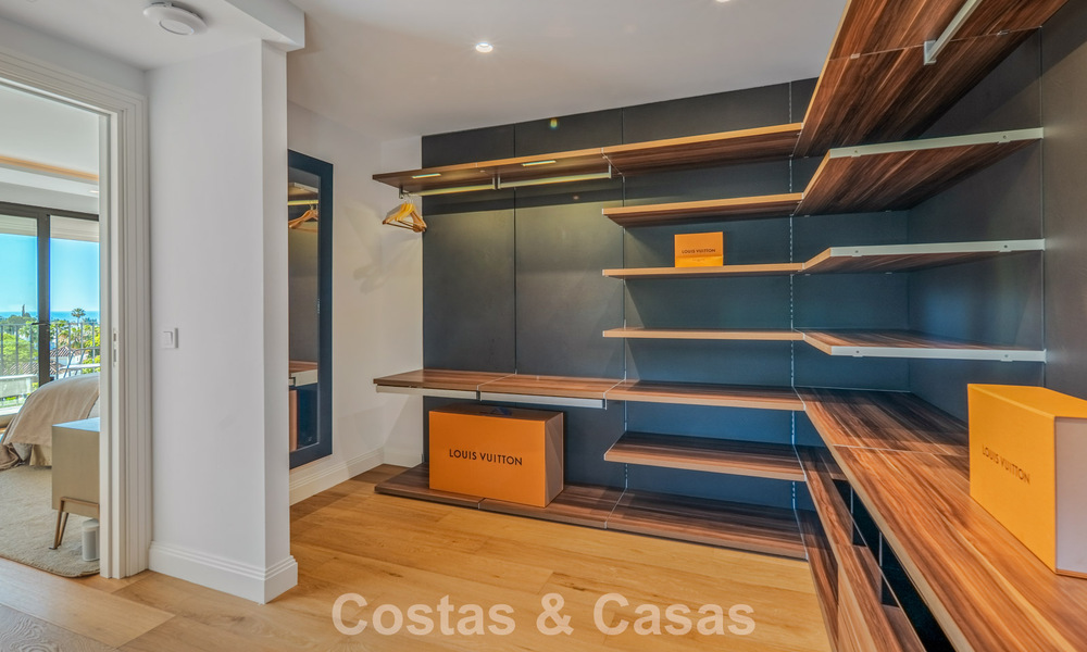Elegant luxury villa with contemporary mediterranean architecture for sale in Nueva Andalucía’s Golf Valley, Marbella 803438