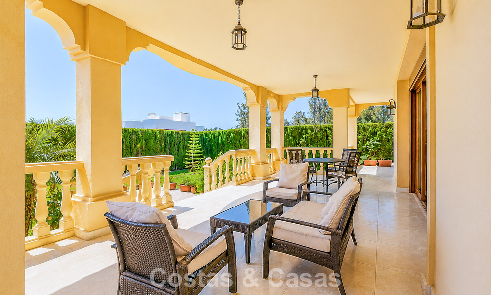 Spacious mediterranean villa with sea views and fantastic renovation potential for sale in La Quinta, Marbella - Benahavís 803479