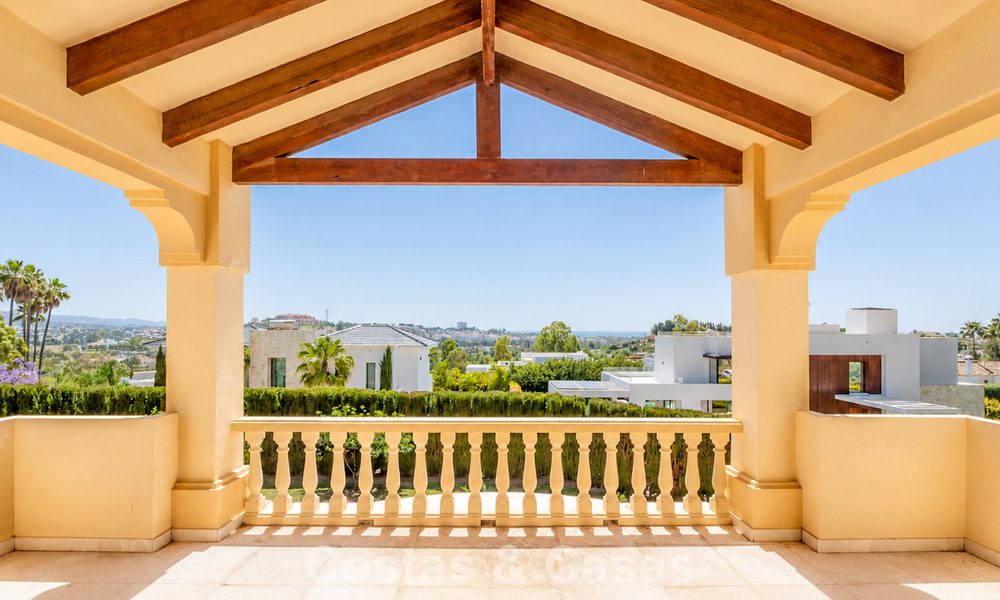 Spacious mediterranean villa with sea views and fantastic renovation potential for sale in La Quinta, Marbella - Benahavís 803493