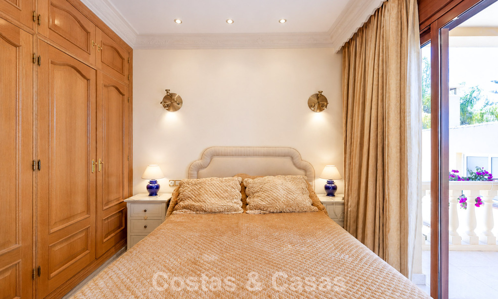 Spacious mediterranean villa with sea views and fantastic renovation potential for sale in La Quinta, Marbella - Benahavís 803498