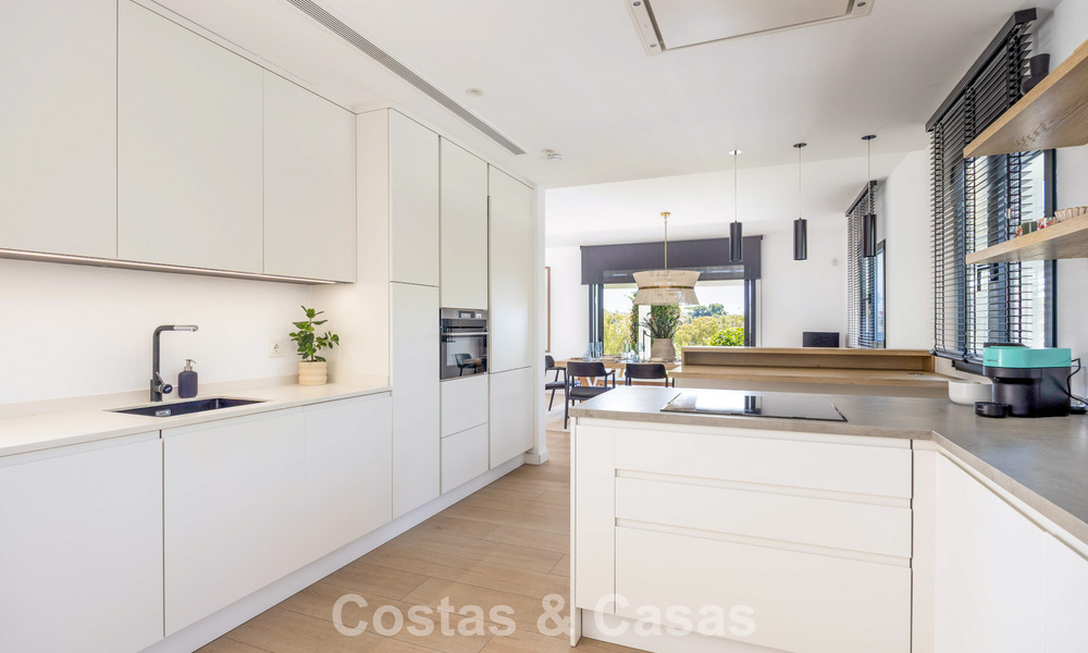 Single-storey luxury villa with spanish architecture and direct golf course access for sale in Marbella - Benahavís 803510