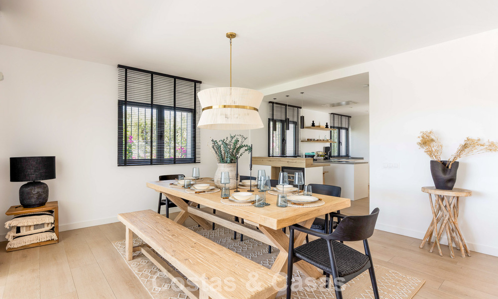 Single-storey luxury villa with spanish architecture and direct golf course access for sale in Marbella - Benahavís 803511