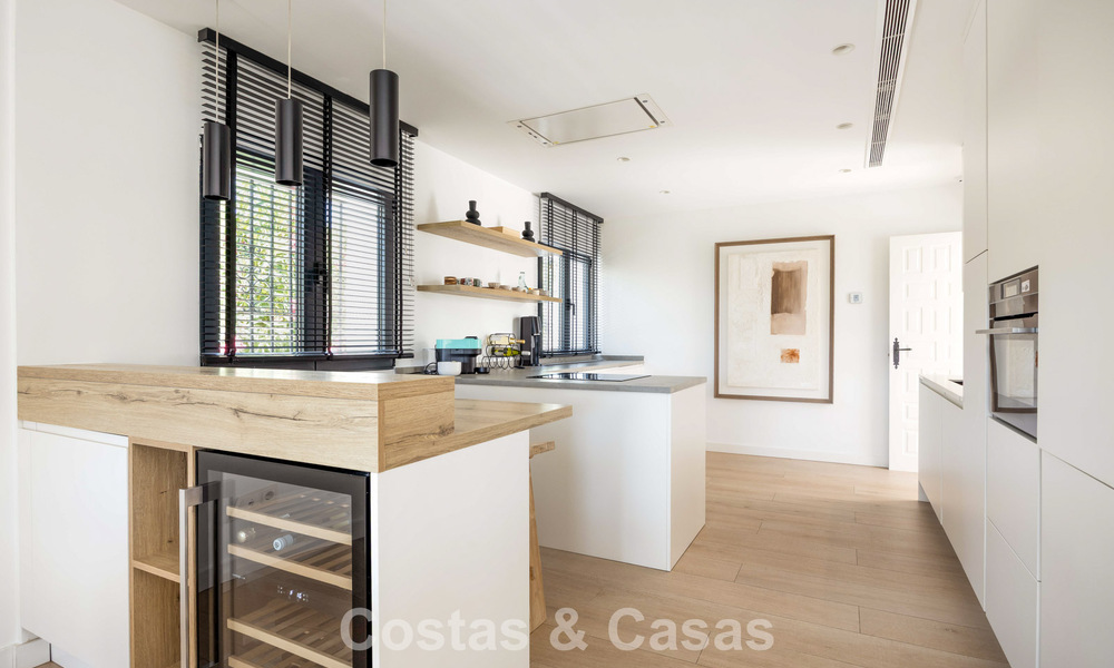 Single-storey luxury villa with spanish architecture and direct golf course access for sale in Marbella - Benahavís 803512