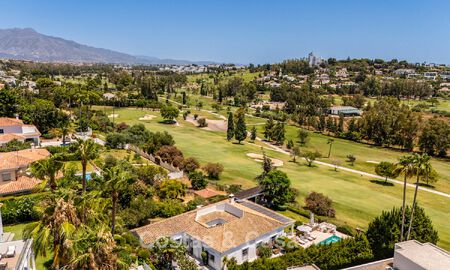 Single-storey luxury villa with spanish architecture and direct golf course access for sale in Marbella - Benahavís 803516