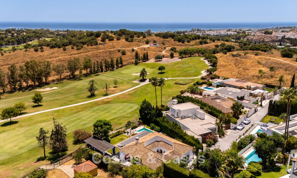 Single-storey luxury villa with spanish architecture and direct golf course access for sale in Marbella - Benahavís 803517