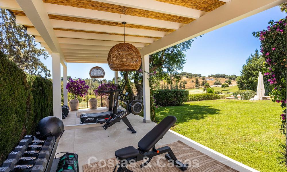 Single-storey luxury villa with spanish architecture and direct golf course access for sale in Marbella - Benahavís 803529