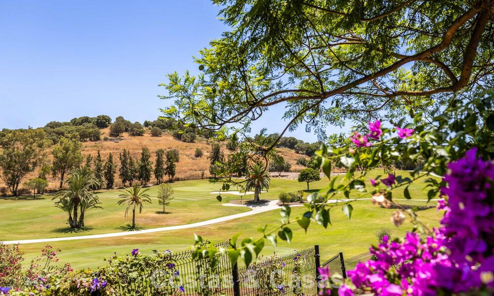 Single-storey luxury villa with spanish architecture and direct golf course access for sale in Marbella - Benahavís 803535