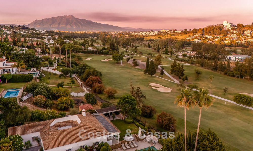 Single-storey luxury villa with spanish architecture and direct golf course access for sale in Marbella - Benahavís 803546