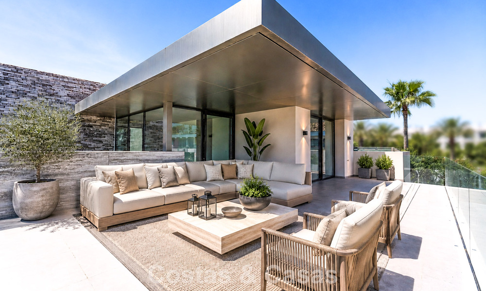 New, exclusive, turnkey modern villa for sale in a beachside area near San Pedro, Marbella 803561
