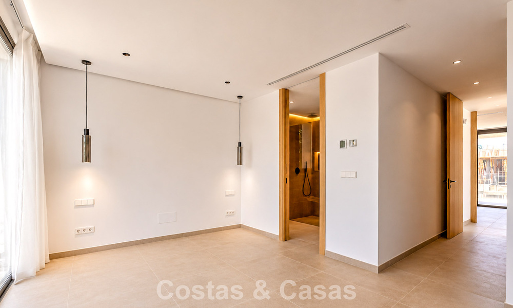 New, exclusive, turnkey modern villa for sale in a beachside area near San Pedro, Marbella 803562