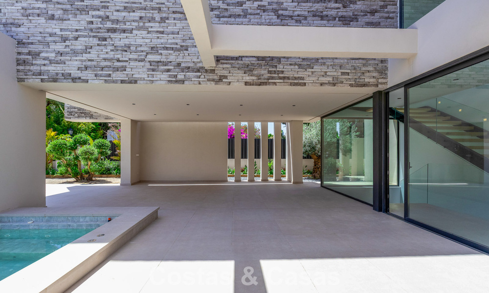 New, exclusive, turnkey modern villa for sale in a beachside area near San Pedro, Marbella 803580