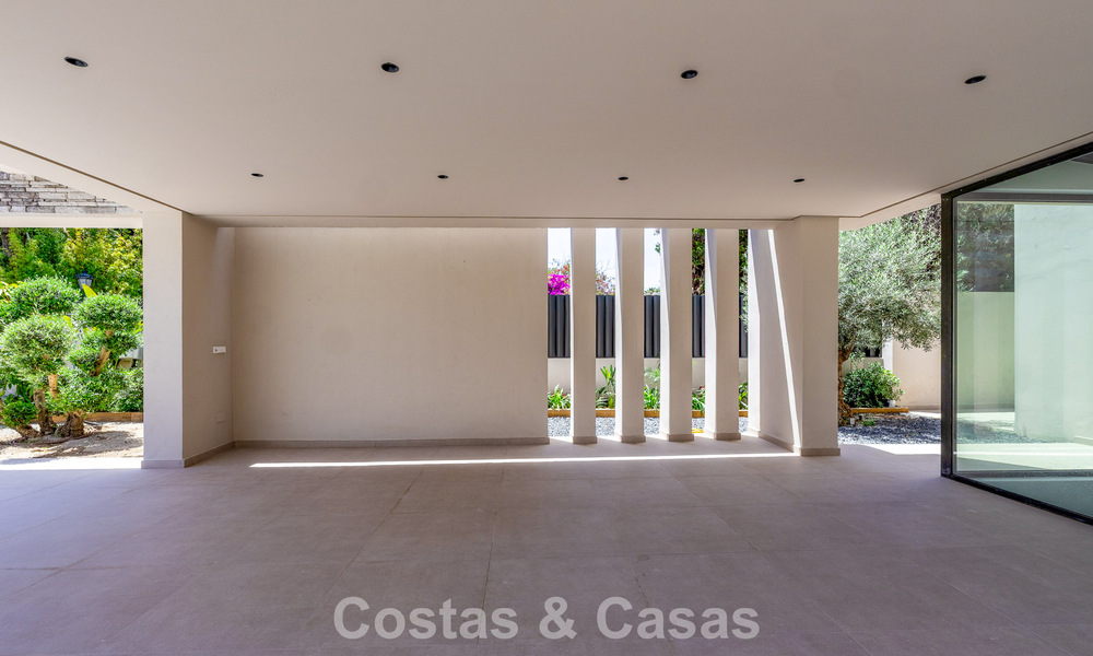 New, exclusive, turnkey modern villa for sale in a beachside area near San Pedro, Marbella 803581