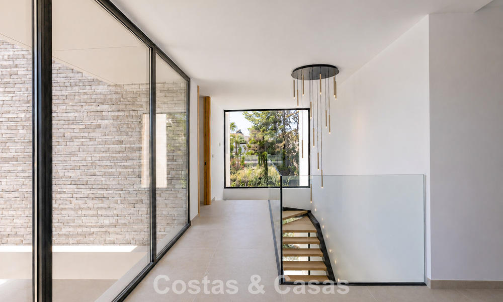New, exclusive, turnkey modern villa for sale in a beachside area near San Pedro, Marbella 803588