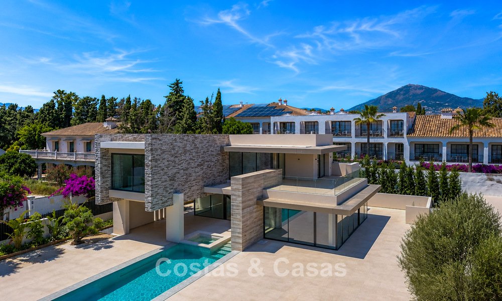 New, exclusive, turnkey modern villa for sale in a beachside area near San Pedro, Marbella 803589