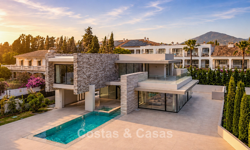 New, exclusive, turnkey modern villa for sale in a beachside area near San Pedro, Marbella 803590